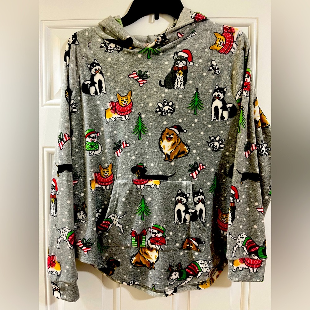 Holiday hooded fleece shirt! Lightweight, very soft and comfortable to wear!